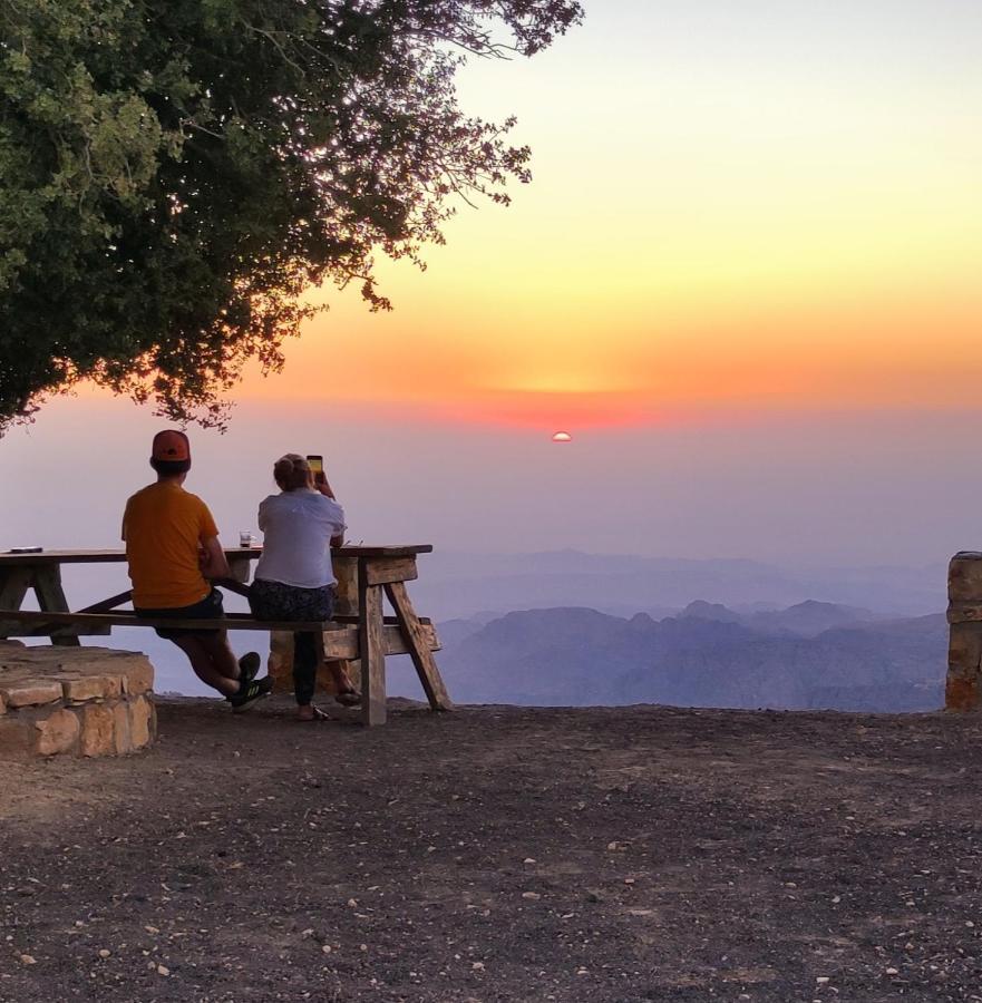 Jabal Dana Hotel - The Highest Hotel In Jordan Exterior photo